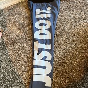 Great condition nike leggings full length. Size M.